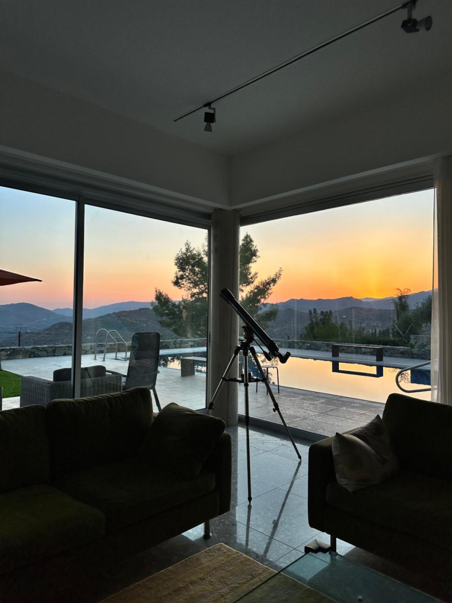 Luxury Villa Pluto Stunning Mountain Views Ora Exterior foto